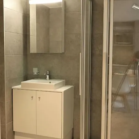 The 110 - Stunning New By The Lake, Close To Center Of Lausanne